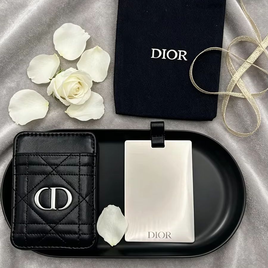 Dior Dior's Bag Multifunctione - Perfume Fine Fragrance recensie en prijs